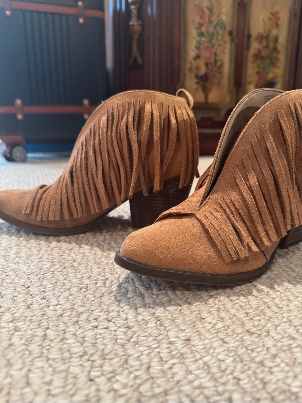 Coconuts by Matisse Tan Suede Fringe Ankle Booties Barely Worn!